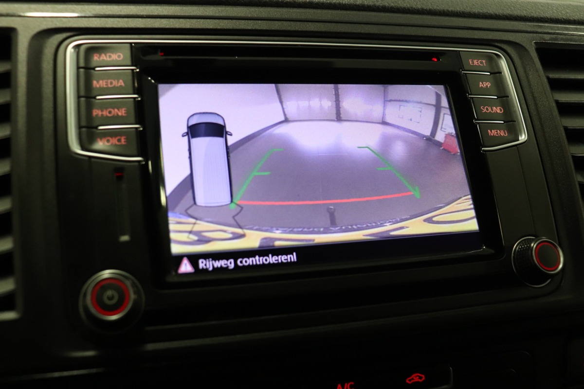 Volkswagen Transporter 2.0 TDI L2 EURO 6 - Airco - Cruise - Camera - €12.950,- Excl. Volkswagen Transporter 2.0 TDI L2 EURO 6 - Airco - Cruise - Camera - €12.950,- Excl.