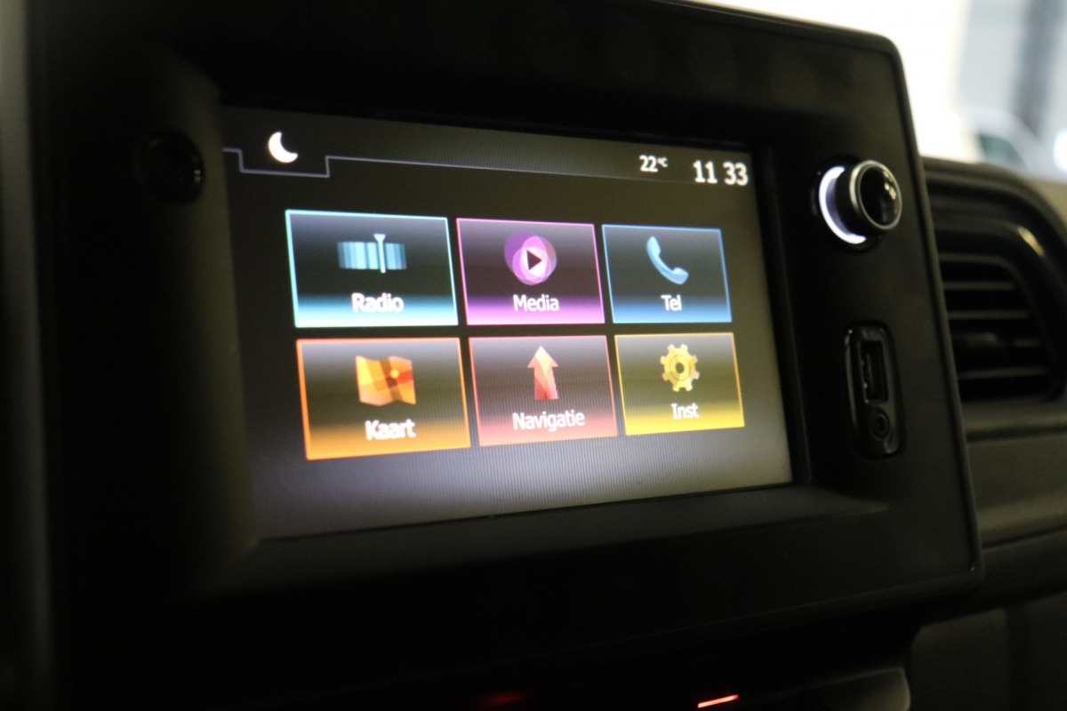 Renault Master 2.3 dCi 135PK L3H3 - EURO 6 - Airco - Navi - Cruise - € 15.900,- Excl.