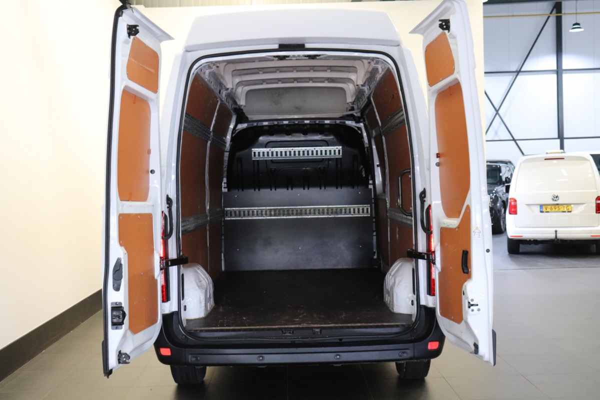 Renault Master 2.3 dCi 135PK L3H3 - EURO 6 - Airco - Navi - Cruise - € 15.900,- Excl.