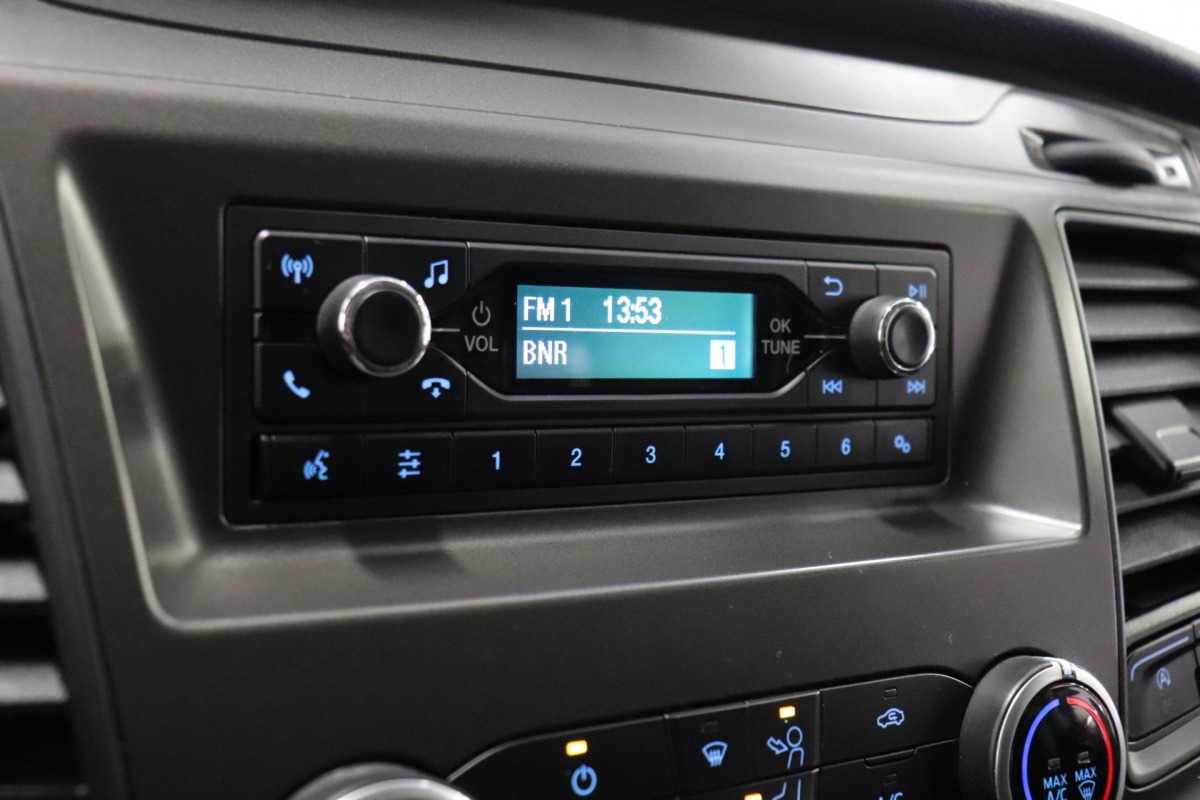 Ford Transit Custom 2.0 TDCI EURO 6 - Airco - Cruise - PDC - €12.900,- Excl.