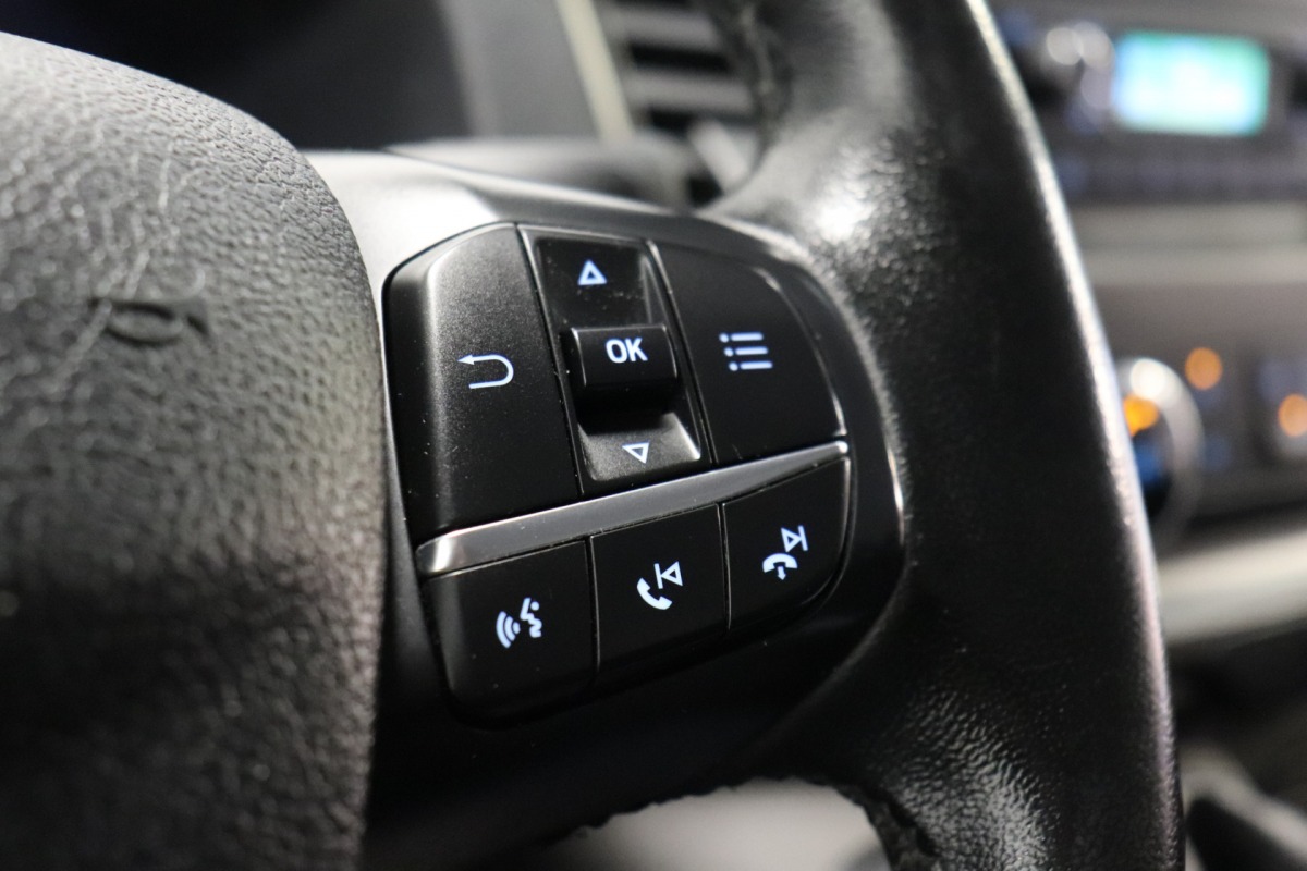 Ford Transit Custom 2.0 TDCI EURO 6 - Airco - Cruise - PDC - €12.900,- Excl.