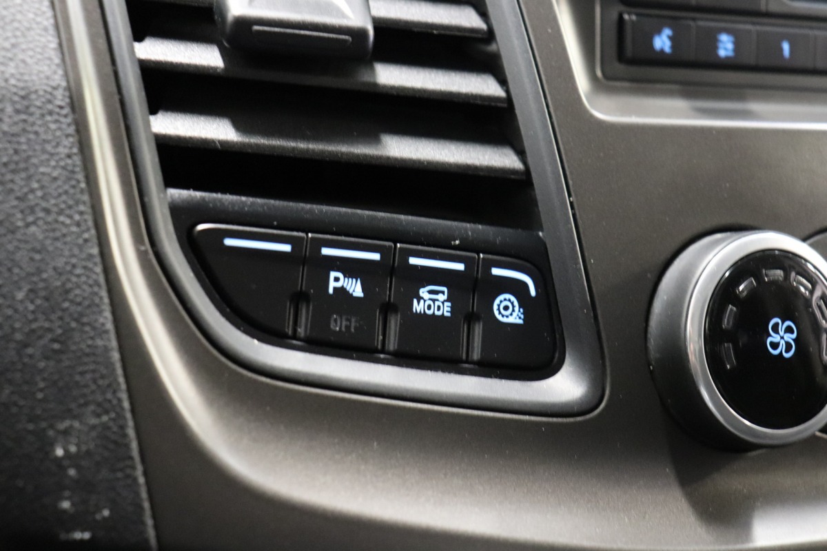 Ford Transit Custom 2.0 TDCI EURO 6 - Airco - Cruise - PDC - €12.900,- Excl.