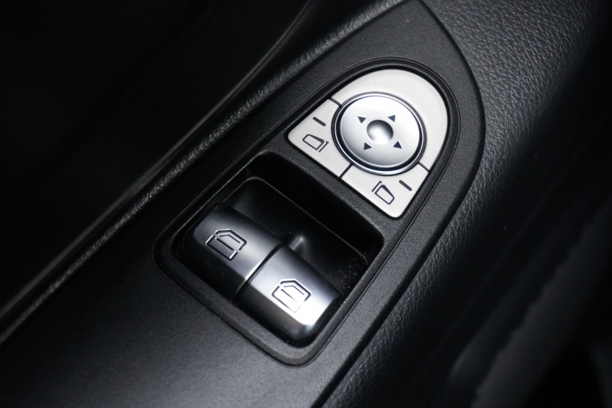 Mercedes-Benz Vito 114 CDI XL Dubbele cabine 2x schuifdeur EURO 6 - Airco - Navi - Cruise - €13.900,- Excl.