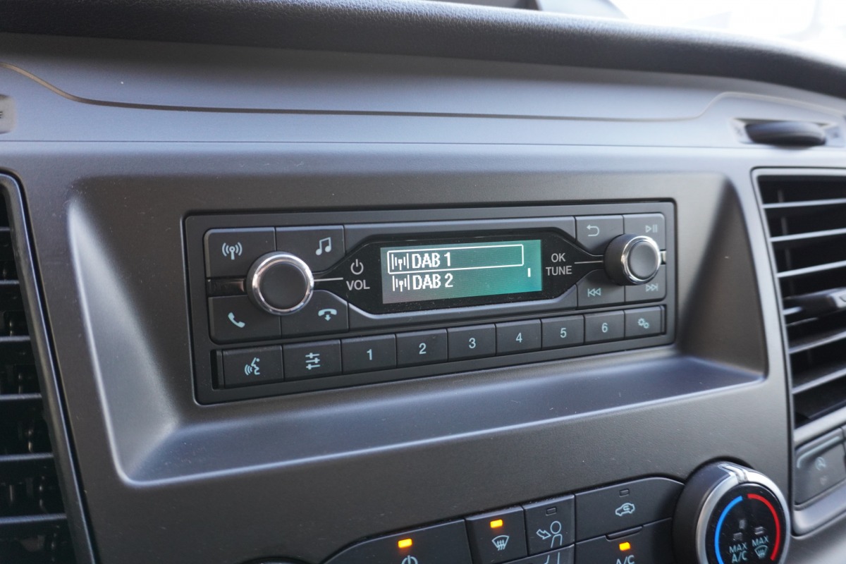 Ford Transit Custom 2.0 TDCI 130PK L2 EURO 6 - Airco - Cruise - PDC - €14.900,- Excl.