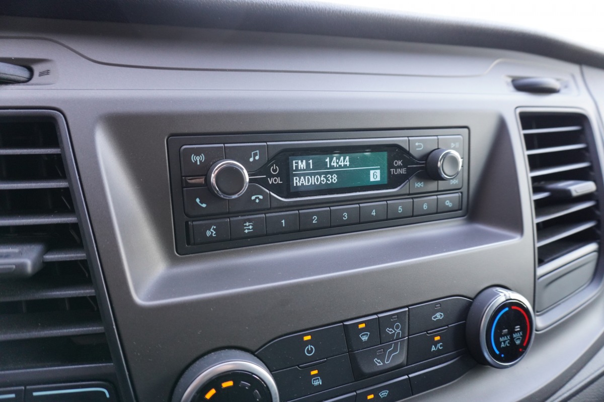 Ford Transit Custom 2.0 TDCI EURO 6 - Airco - Cruise - Trekhaak - €14.900,- Excl.