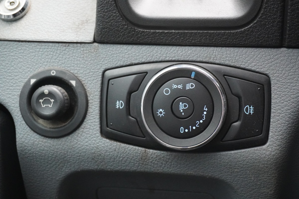 Ford Transit 2.0 TDCI 130PK L3H2 EURO 6 - Airco - Navi - Cruise - Camera - € 11.900,- Excl. Ford Transit 2.0 TDCI 130PK L3H2 EURO 6 - Airco - Navi - Cruise - Camera - € 11.900,- Excl.