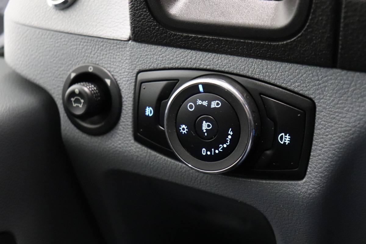 Ford Transit 2.0 TDCI 130PK L3H2 EURO 6 - Airco - Navi - Cruise - Camera - € 11.900,- Excl.