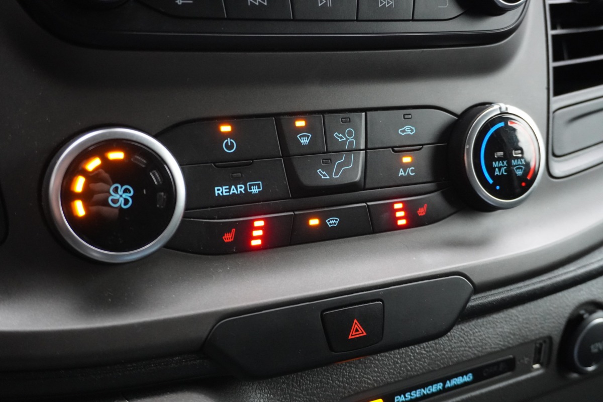 Ford Transit Custom 2.0 TDCI 130PK Automaat EURO 6 - Airco - Cruise - PDC - €13.499,- Excl.