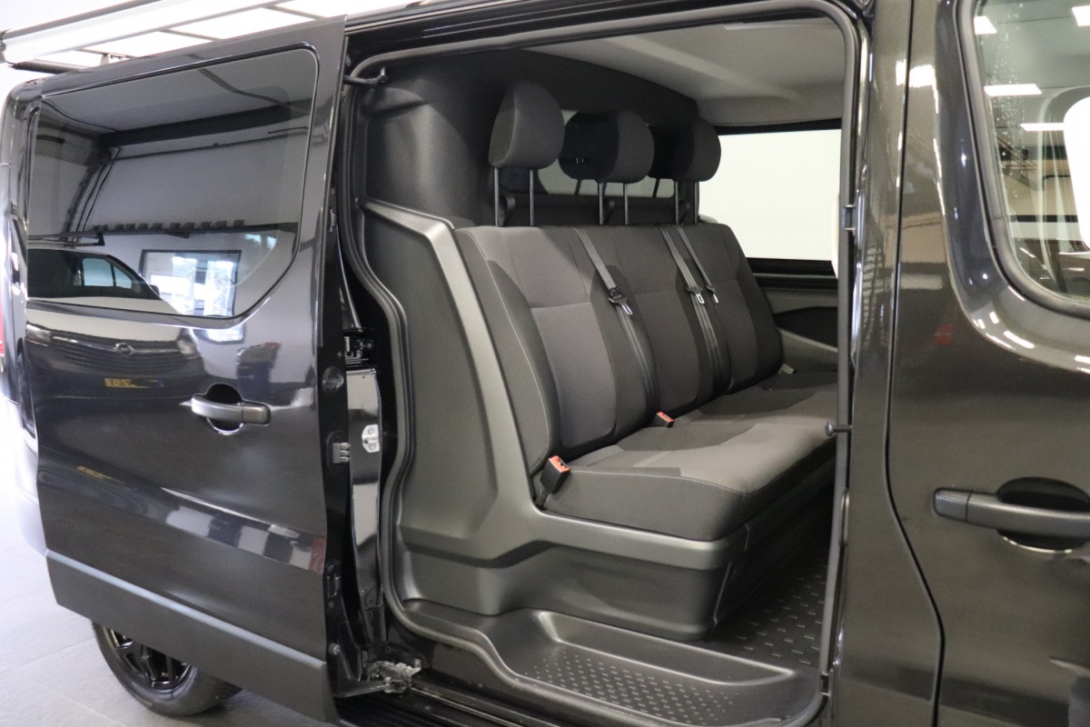 Renault Trafic 2.0 dCi 130PK L2 Dubbele Cabine EURO 6 - Airco - Cruise - Imperiaal - €18.950,- Excl.