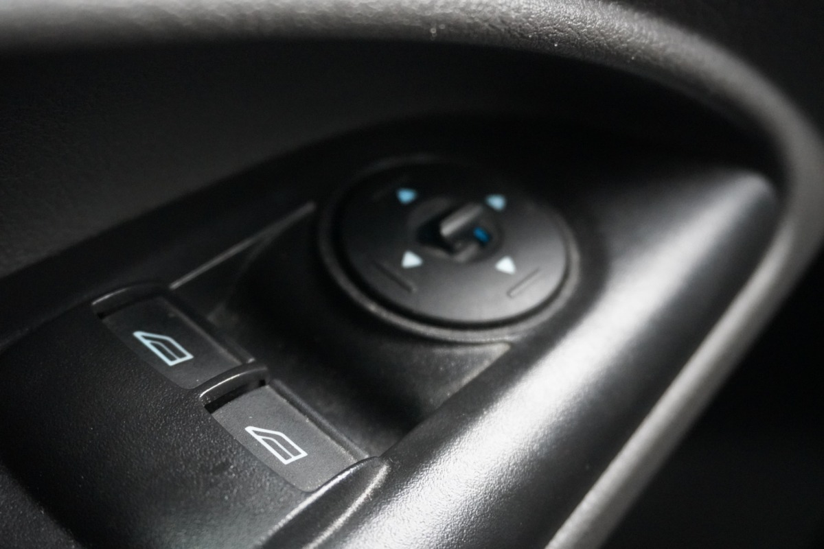 Ford Transit Connect 1.5 EcoBlue 100PK L2 EURO 6 - Airco - Cruise - Trekhaak - €10.900,- Excl.