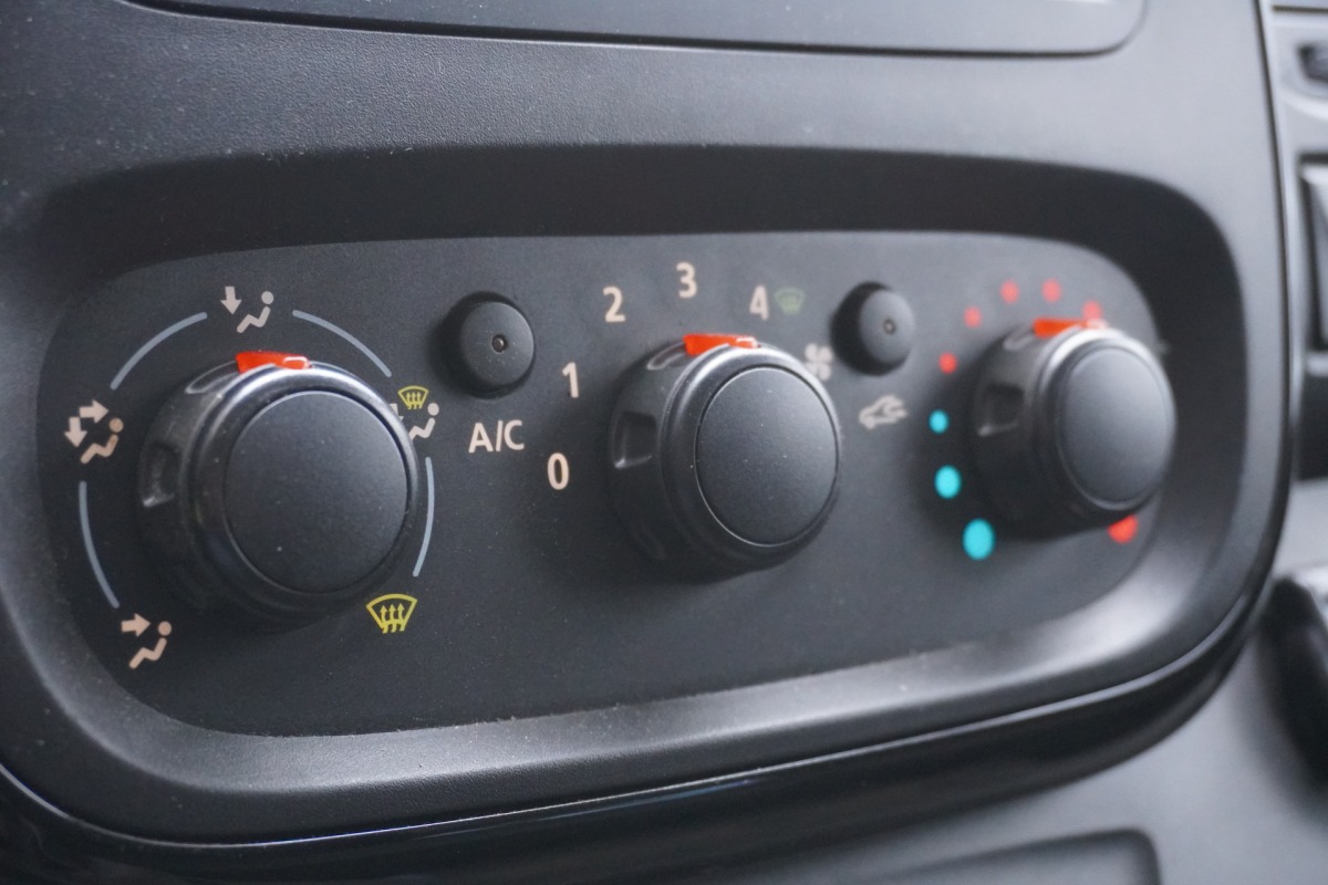 Opel Vivaro 1.6 CDTI 125PK L2 Dubbele Schuifdeur EURO 6 - Airco - Cruise - Trekhaak - €11.900,- Excl.