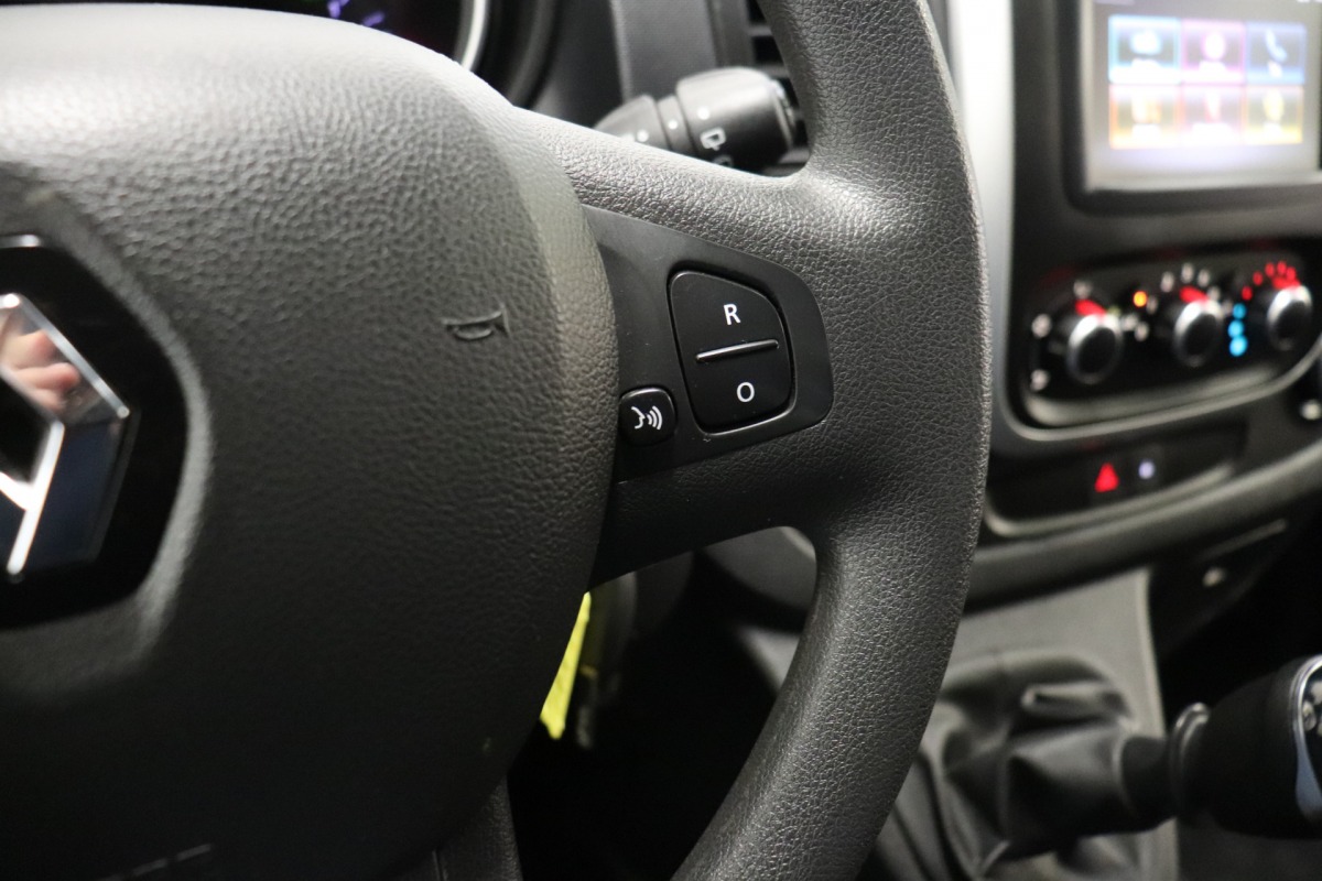 Renault Trafic 2.0 dCi 120PK EURO 6 - Airco - Navi - Cruise - €15.900,- Excl.