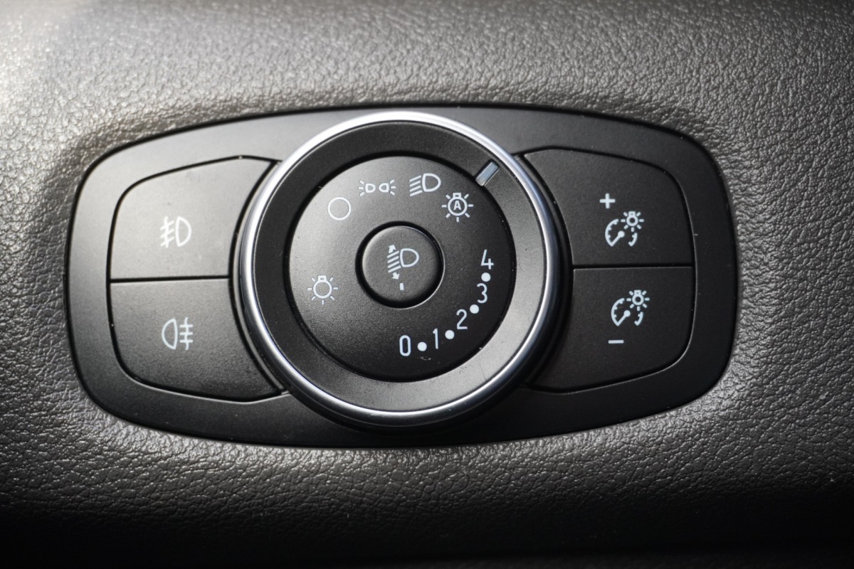 Ford Transit Custom 2.0 TDCI MHEV EURO 6 - Airco - Cruise - Camera - €13.900,- Excl.