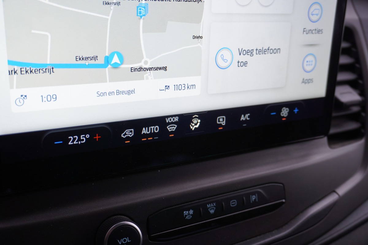 Ford Transit 2.0 TDCI 130PK L2H2 EURO 6 - A/C climate - Navi - Carplay - €19.950,- Excl.