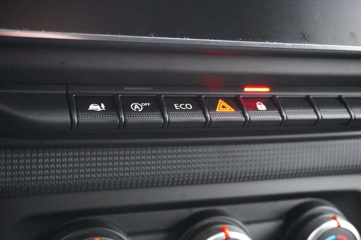 Renault Trafic 2.0 dCi L2 EURO 6 - Airco - Cruise - Trekhaak - €24.900,- Excl. Renault Trafic 2.0 dCi L2 EURO 6 - Airco - Cruise - Trekhaak - €24.900,- Excl.