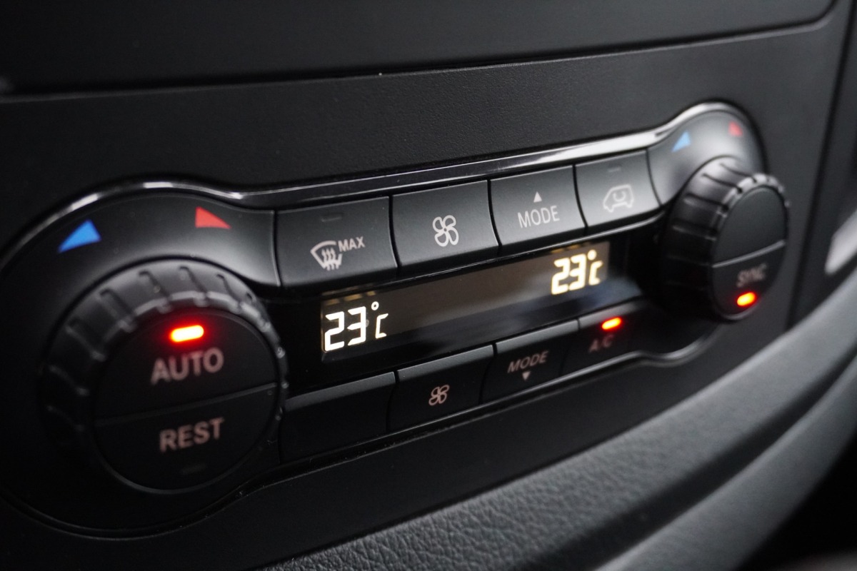 Mercedes-Benz Vito 110 CDI Lang Dubbel cabine EURO 6 - A/C climate - Cruise - Camera - €14.900,- Excl. Mercedes-Benz Vito 110 CDI Lang Dubbel cabine EURO 6 - A/C climate - Cruise - Camera - €14.900,- Excl.