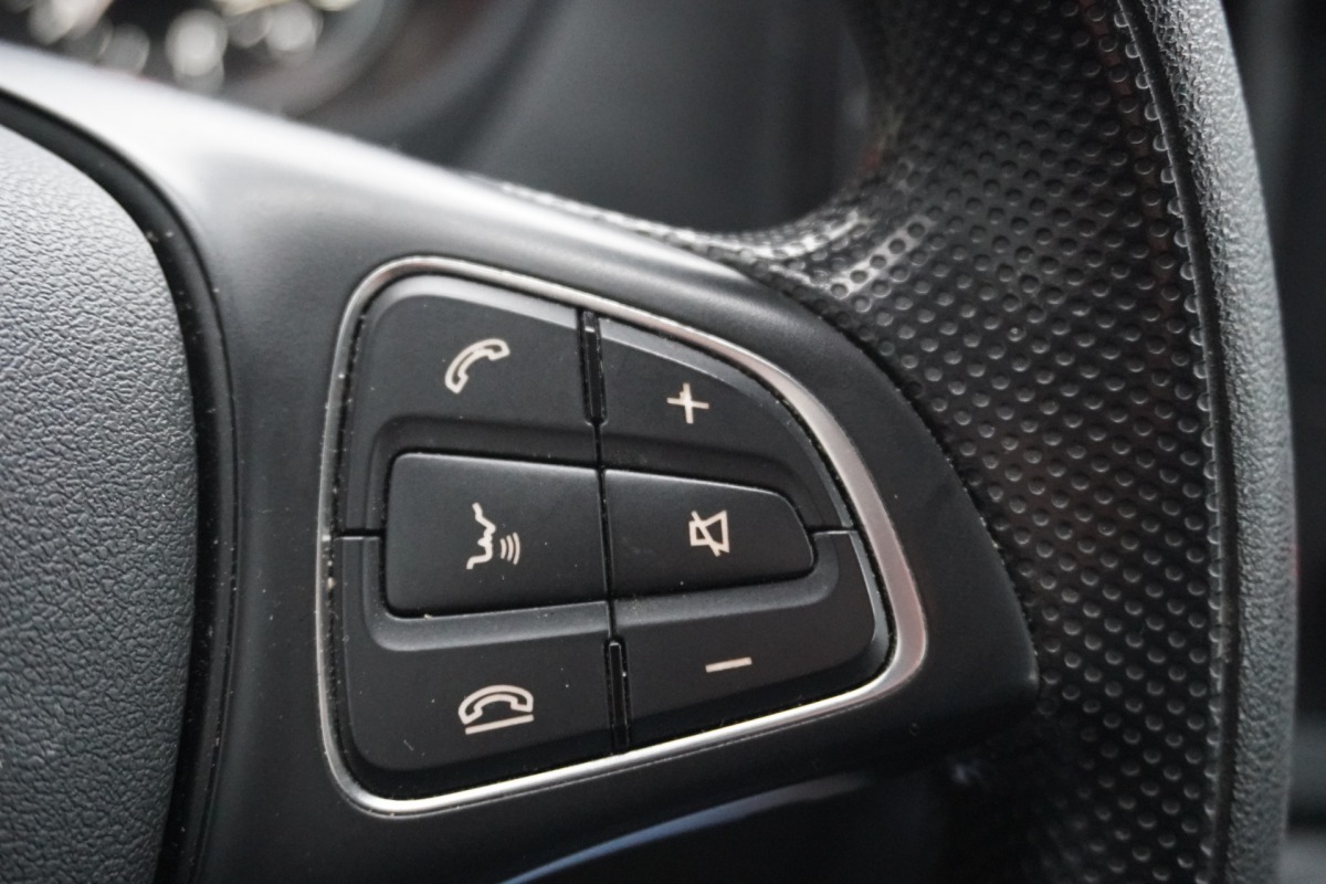 Mercedes-Benz Vito 110 CDI Lang Dubbel cabine EURO 6 - A/C climate - Cruise - Camera - €14.900,- Excl. Mercedes-Benz Vito 110 CDI Lang Dubbel cabine EURO 6 - A/C climate - Cruise - Camera - €14.900,- Excl.