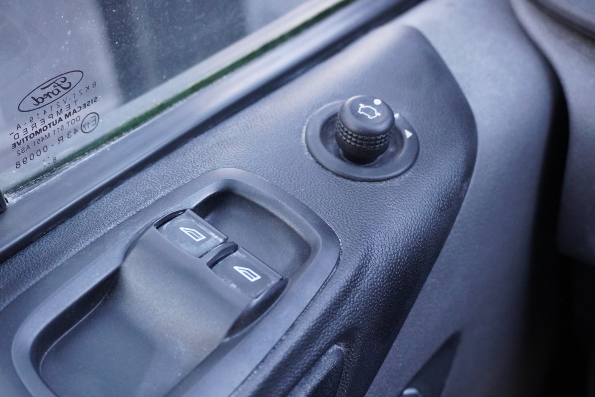 Ford Transit Custom 2.0 TDCI EURO 6 - Airco - Navi - Camera - €14.950,- Excl.