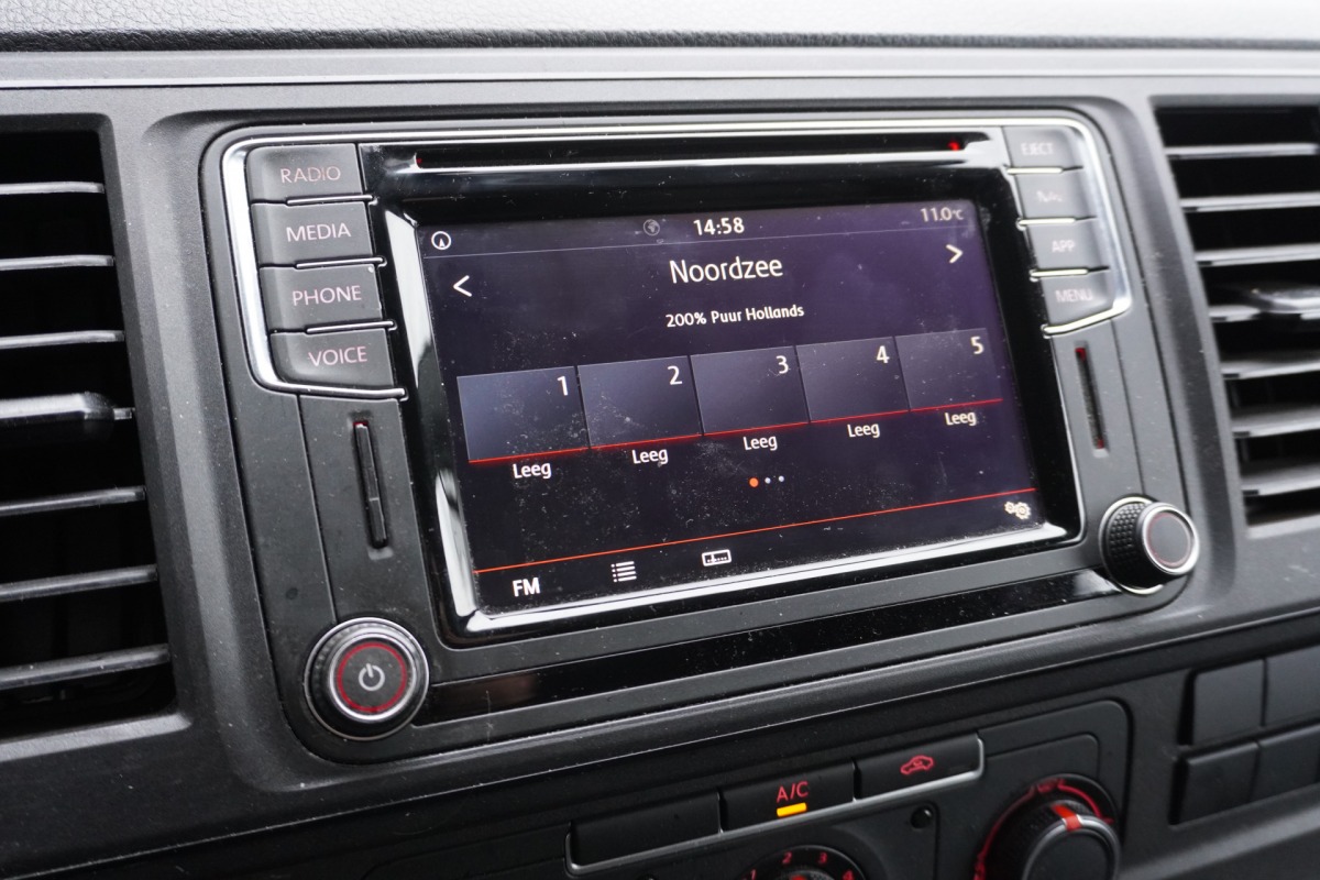 Volkswagen Transporter 2.0 TDI 150PK Automaat EURO 6 - Airco - Navi - Cruise - €14.950,- Excl.