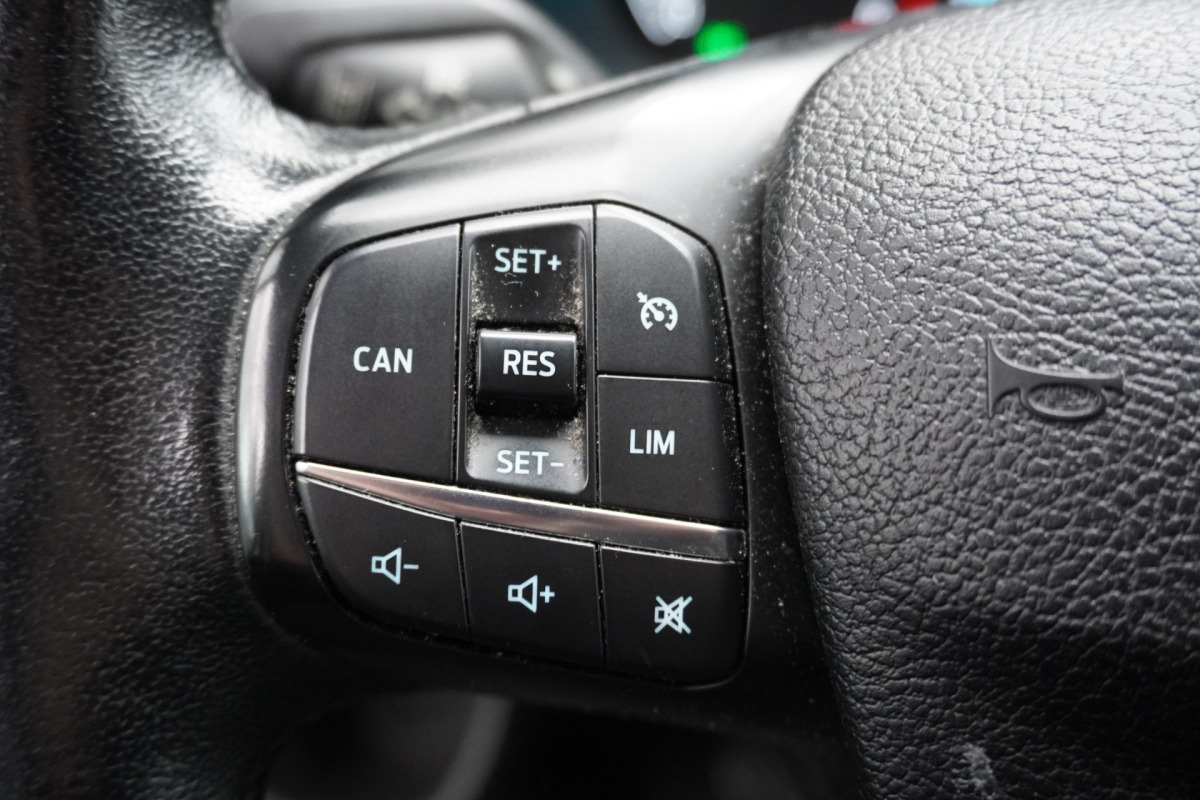 Ford Transit Custom 2.0 TDCI 130PK L2 EURO 6 - Airco - Navi - Cruise - € 11.900,- Excl.