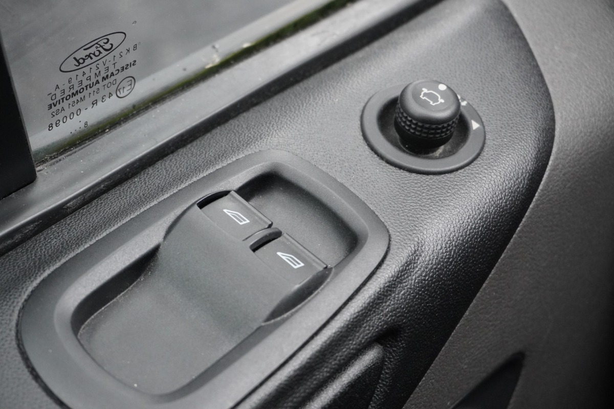 Ford Transit Custom 2.0 TDCI 130PK L2 EURO 6 - Airco - Navi - Cruise - € 11.900,- Excl.