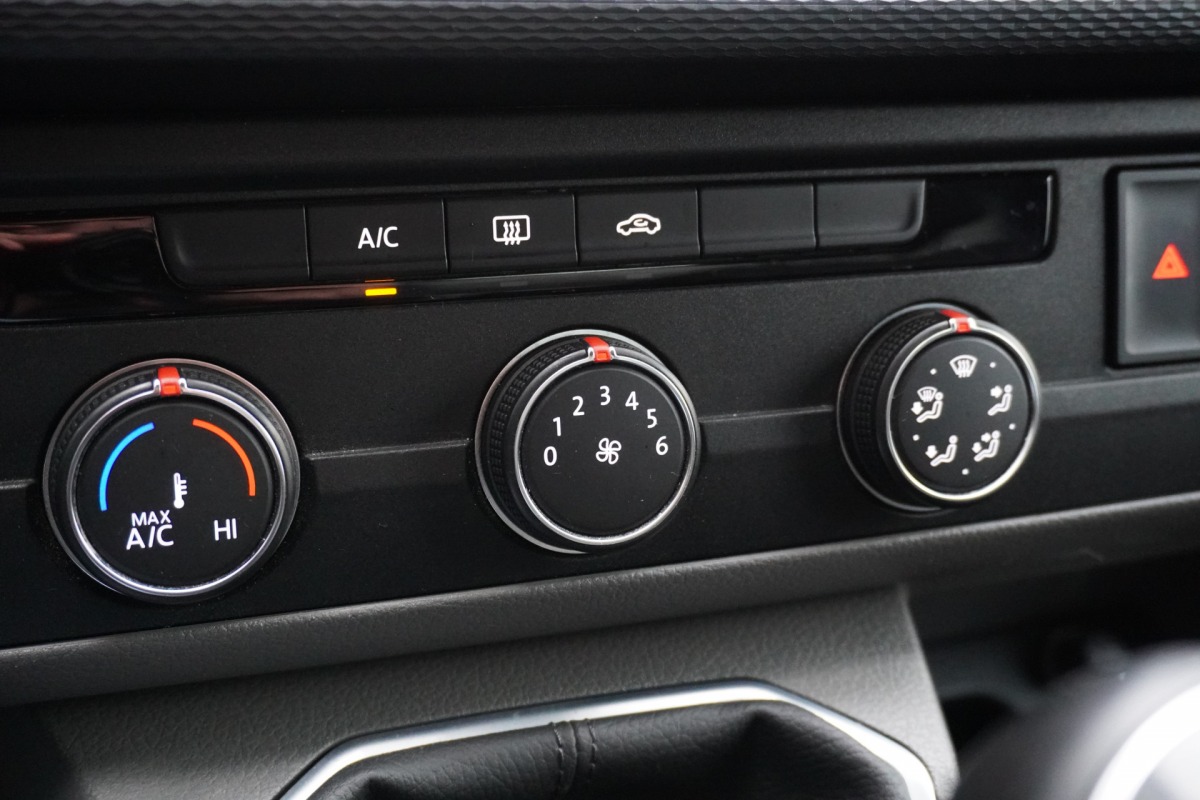 Volkswagen Transporter 2.0 TDI - Airco - Navi - Cruise - € 15.900.- Excl.