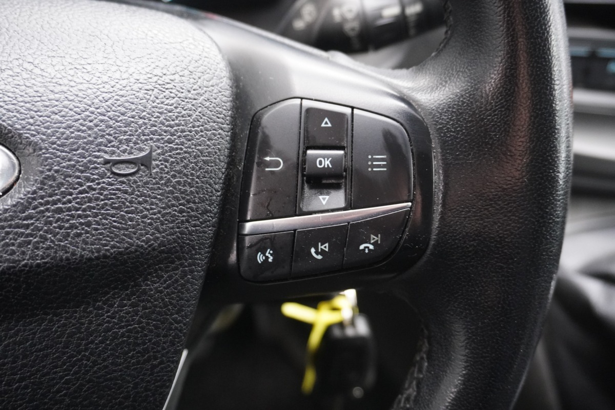 Ford Transit Custom 2.0 TDCI EURO 6 - Airco - Cruise - Trekhaak - € 12.950,- Excl.