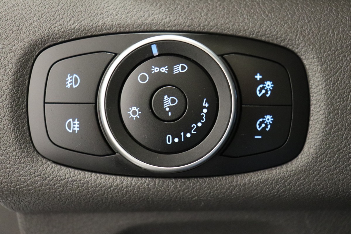 Ford Transit Custom 2.0 TDCI EURO 6 - Airco - Cruise - Trekhaak - € 12.950,- Excl.