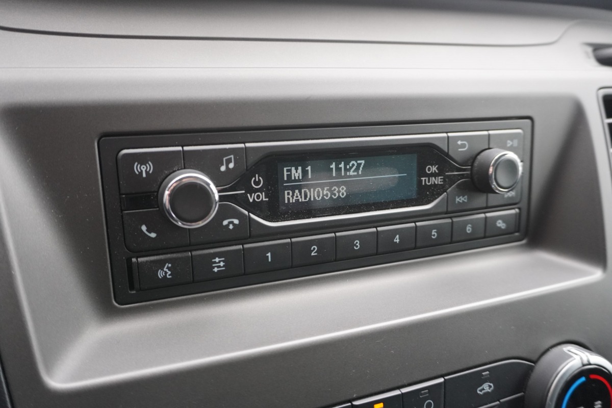 Ford Transit Custom 2.0 TDCI EURO 6 - Airco - Cruise - Trekhaak - € 12.950,- Excl.