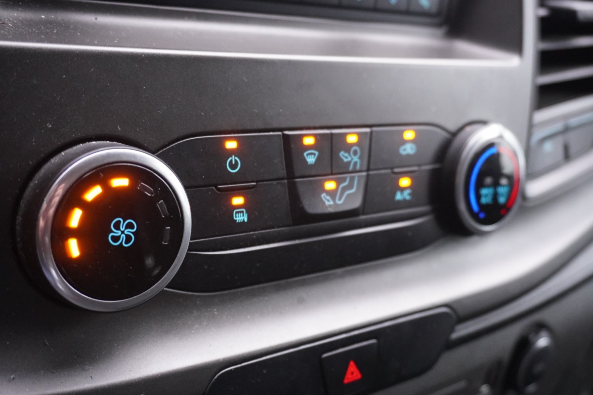 Ford Transit 2.0 TDCI L2H2 EURO 6 - Airco - Cruise - PDC - €13.900,- Excl.