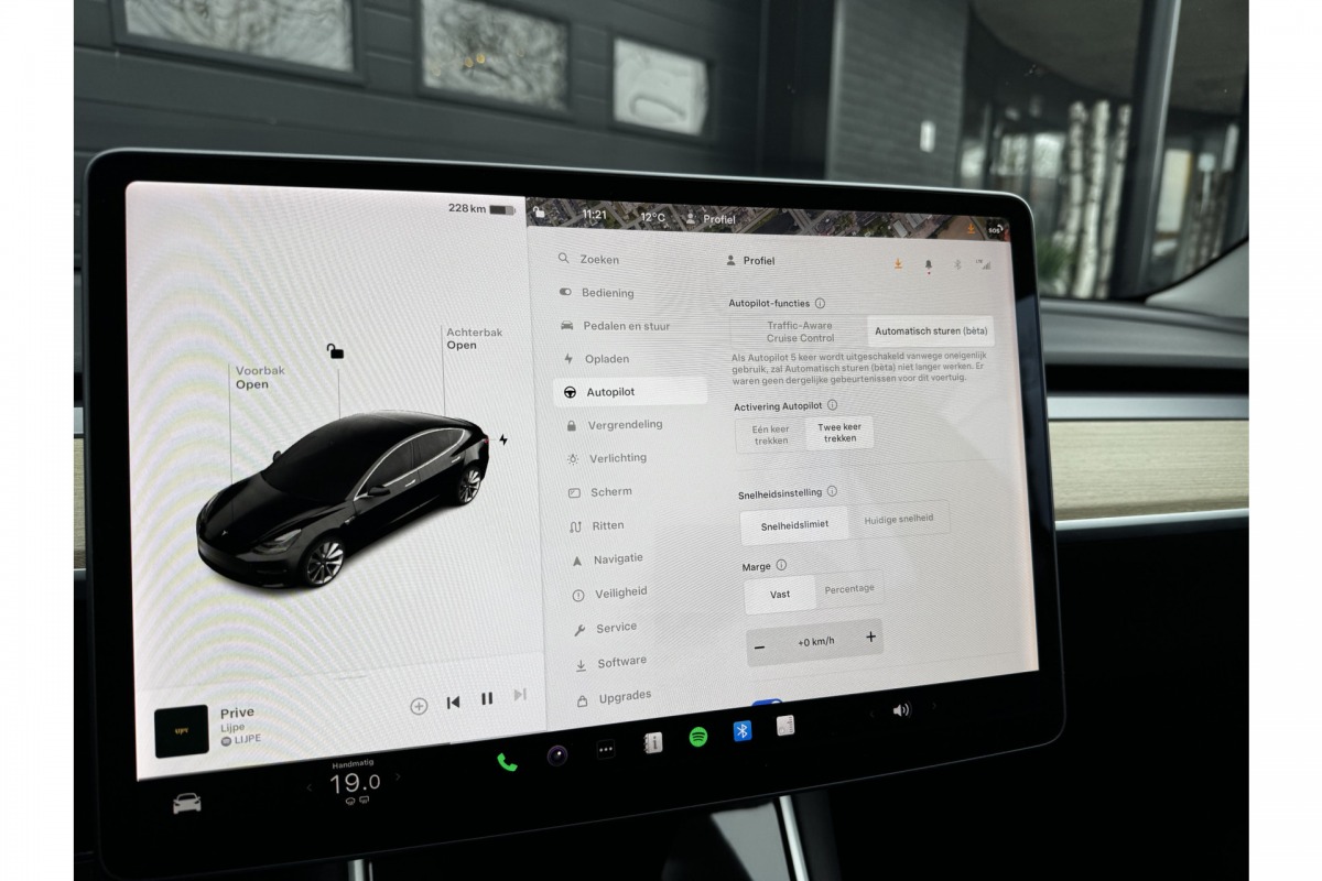 Tesla Model 3 Standard RWD Plus 60 kWh | BTW | Pano | Leder | €14.900,- incl. BTW