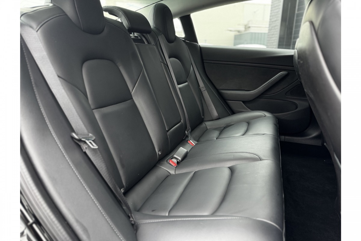 Tesla Model 3 Standard RWD Plus 60 kWh | BTW | Pano | Leder | €14.900,- incl. BTW