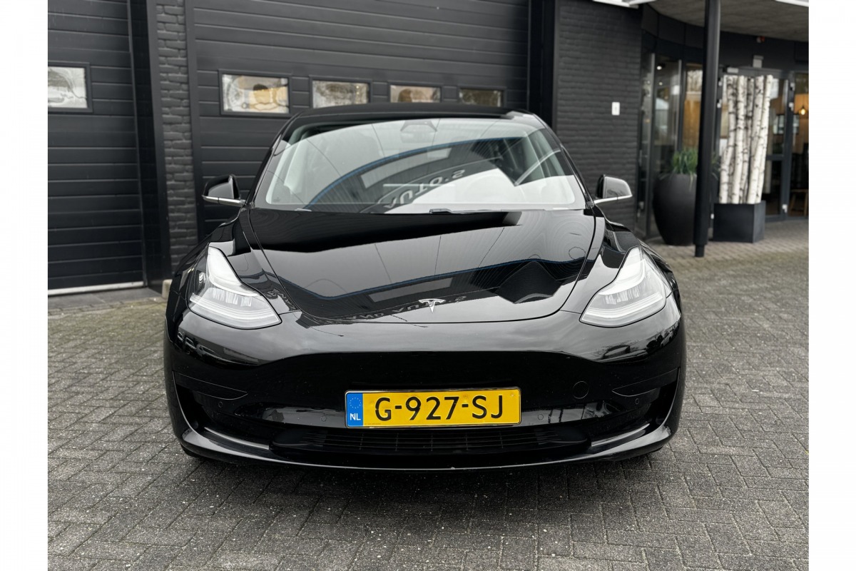 Tesla Model 3 Standard RWD Plus 60 kWh | BTW | Pano | Leder | €14.900,- incl. BTW