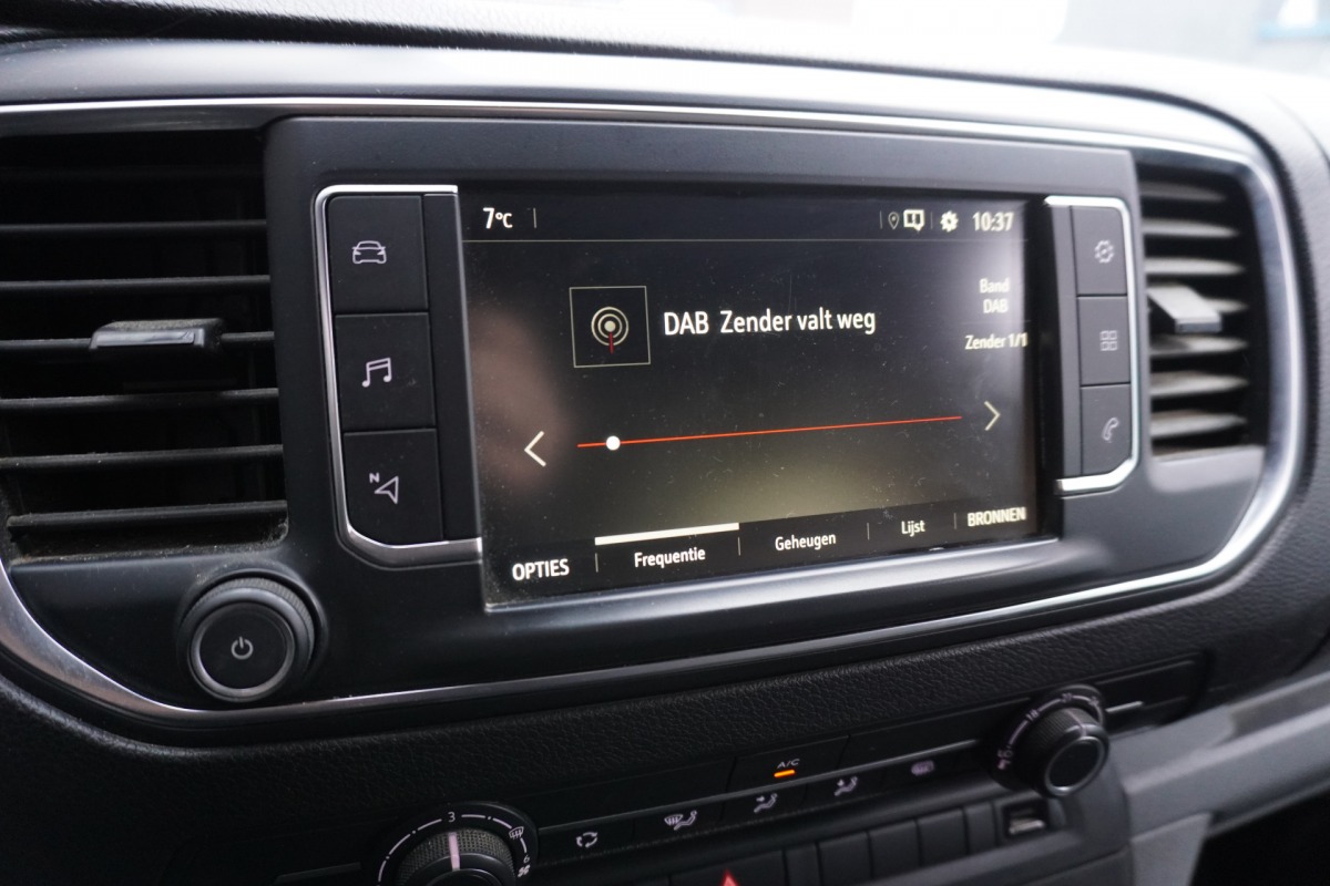 Opel Vivaro 1.5 CDTI 120PK L2 EURO 6 - Airco - Navi - Cruise - €11.950,- Excl. Opel Vivaro 1.5 CDTI 120PK L2 EURO 6 - Airco - Navi - Cruise - €11.950,- Excl.