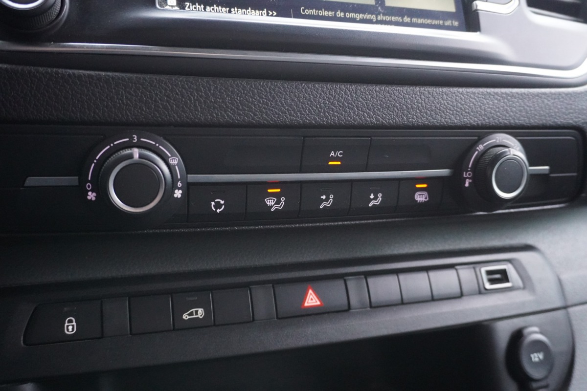 Opel Vivaro 1.5 CDTI 120PK L2 EURO 6 - Airco - Navi - Cruise - €11.950,- Excl. Opel Vivaro 1.5 CDTI 120PK L2 EURO 6 - Airco - Navi - Cruise - €11.950,- Excl.