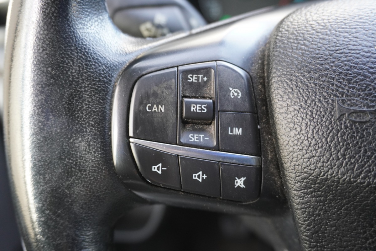 Ford Transit Custom 2.0 TDCI - EURO 6 - Airco - Cruise - PDC - €12.900,- Excl. Ford Transit Custom 2.0 TDCI - EURO 6 - Airco - Cruise - PDC - €12.900,- Excl.