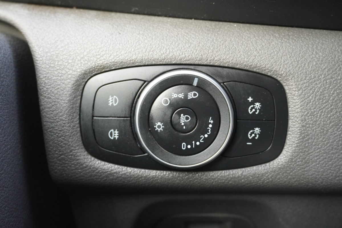 Ford Transit Custom 2.0 TDCI - EURO 6 - Airco - Cruise - PDC - €12.900,- Excl. Ford Transit Custom 2.0 TDCI - EURO 6 - Airco - Cruise - PDC - €12.900,- Excl.