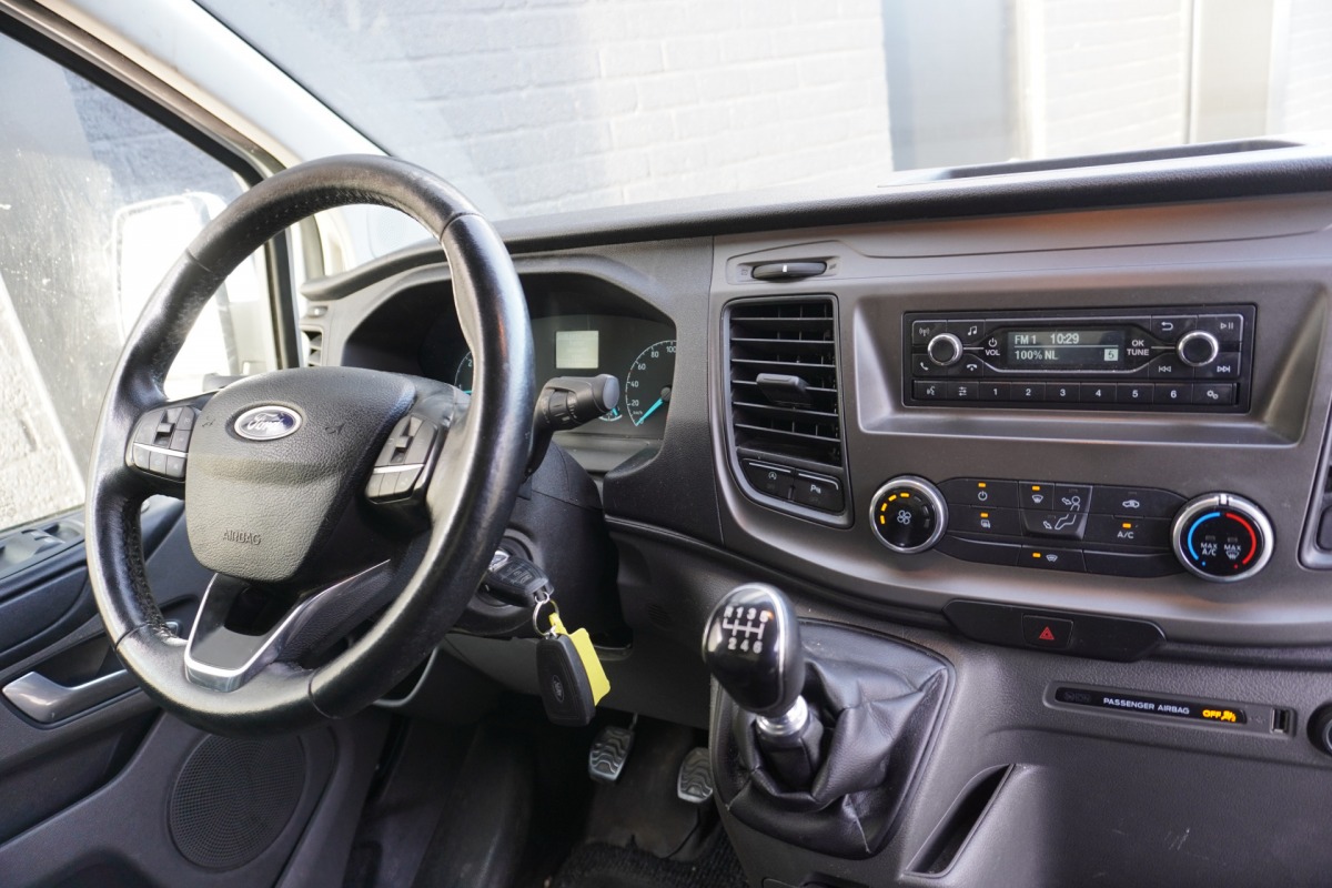 Ford Transit Custom 2.0 TDCI - EURO 6 - Airco - Cruise - PDC - €12.900,- Excl. Ford Transit Custom 2.0 TDCI - EURO 6 - Airco - Cruise - PDC - €12.900,- Excl.