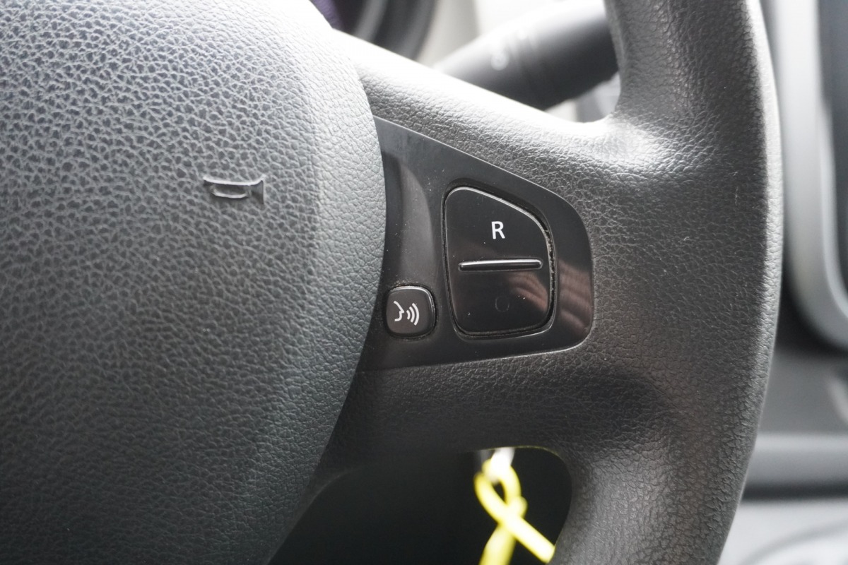 Renault Trafic 1.6 dCi 125PK EURO 6 - Airco - Navi - Cruise - € 9.950,- Excl. Renault Trafic 1.6 dCi 125PK EURO 6 - Airco - Navi - Cruise - € 9.950,- Excl.