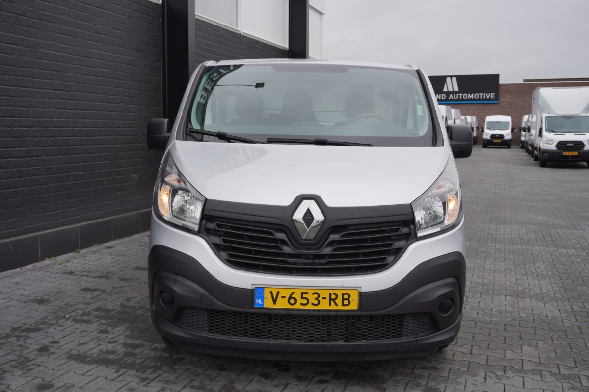 Renault Trafic 1.6 dCi 125PK EURO 6 - Airco - Navi - Cruise - € 9.950,- Excl. Renault Trafic 1.6 dCi 125PK EURO 6 - Airco - Navi - Cruise - € 9.950,- Excl.