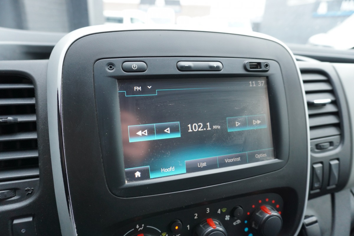 Renault Trafic 1.6 dCi 125PK EURO 6 - Airco - Navi - Cruise - € 9.950,- Excl. Renault Trafic 1.6 dCi 125PK EURO 6 - Airco - Navi - Cruise - € 9.950,- Excl.