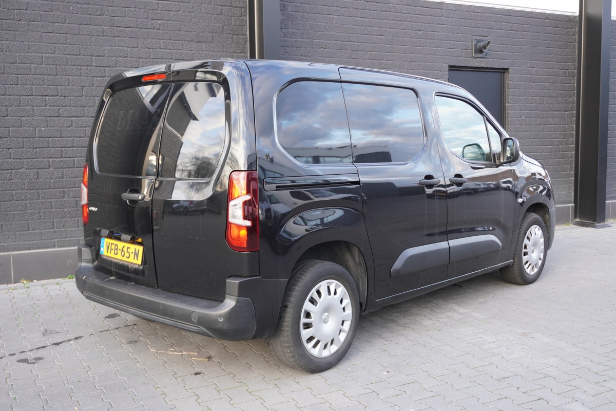 Opel Combo 1.5D 100PK EURO 6 - Airco - Navi - Cruise - €10.499,- Excl Opel Combo 1.5D 100PK EURO 6 - Airco - Navi - Cruise - €10.499,- Excl