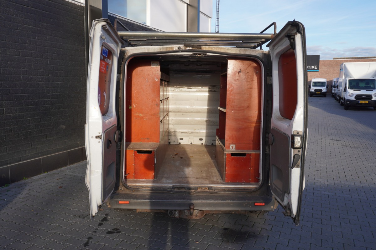 Renault Trafic 1.9 dCi 100PK - Airco - Trekhaak -  Imperiaal -  € 1.499,- Excl.