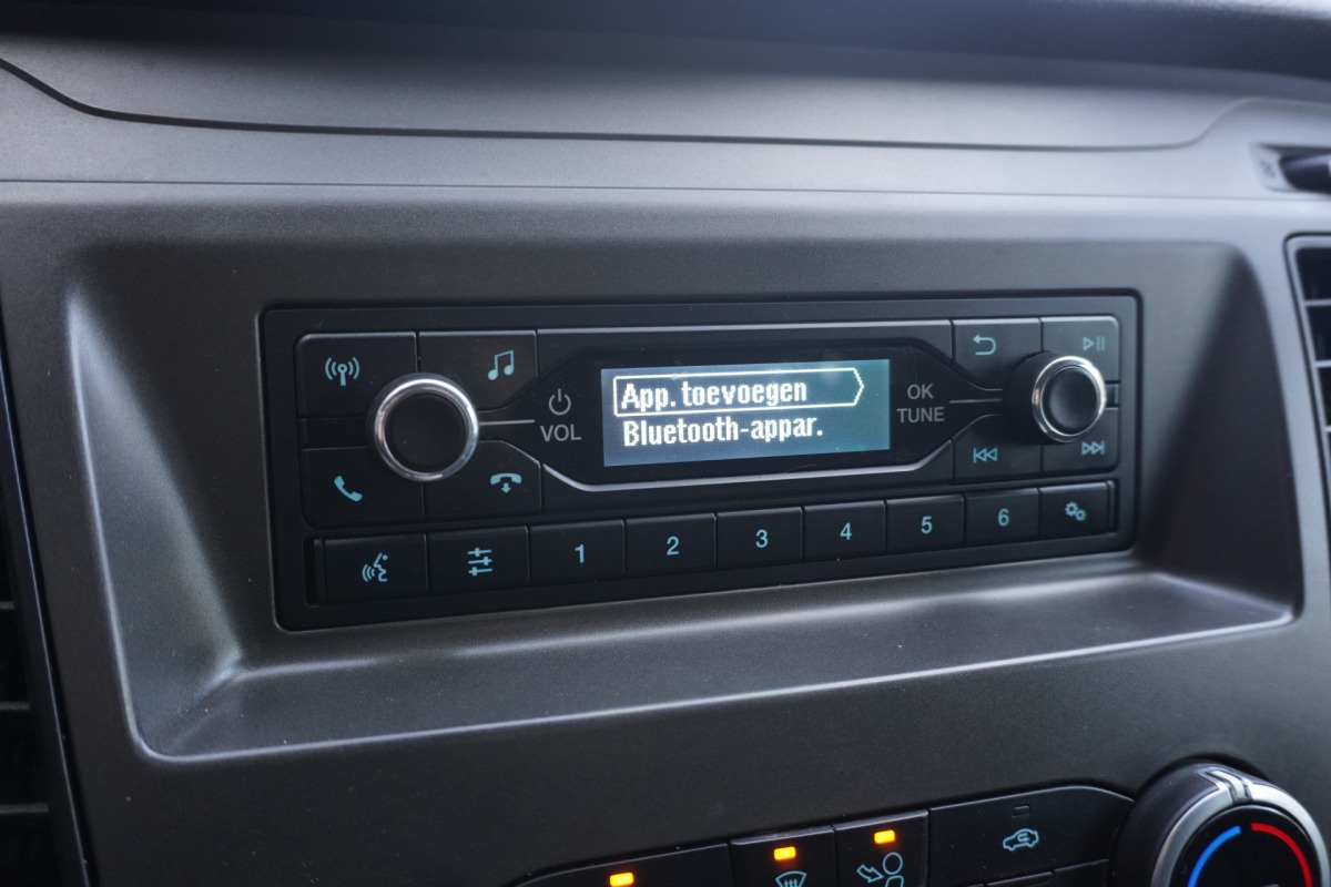 Ford Transit Custom 2.0 TDCI 130PK L2 EURO 6 - Airco - PDC - Cruise - €16.950,- Excl. Ford Transit Custom 2.0 TDCI 130PK L2 EURO 6 - Airco - PDC - Cruise - €16.950,- Excl.