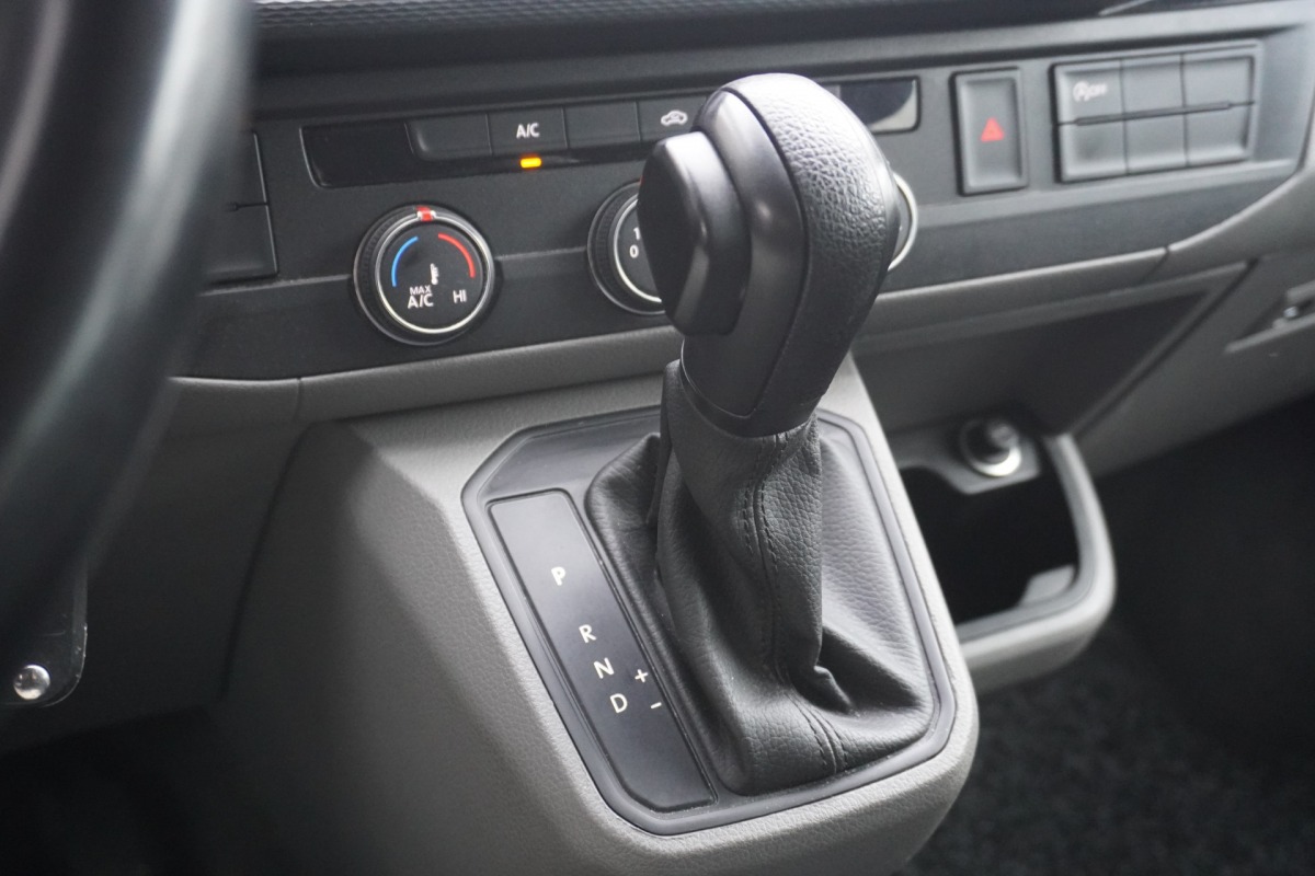 Volkswagen Transporter 2.0 TDI 150PK EURO 6 AUTOMAAT Dubbel Cabine - Airco - Navi - Cruise - €22.950,- Excl.