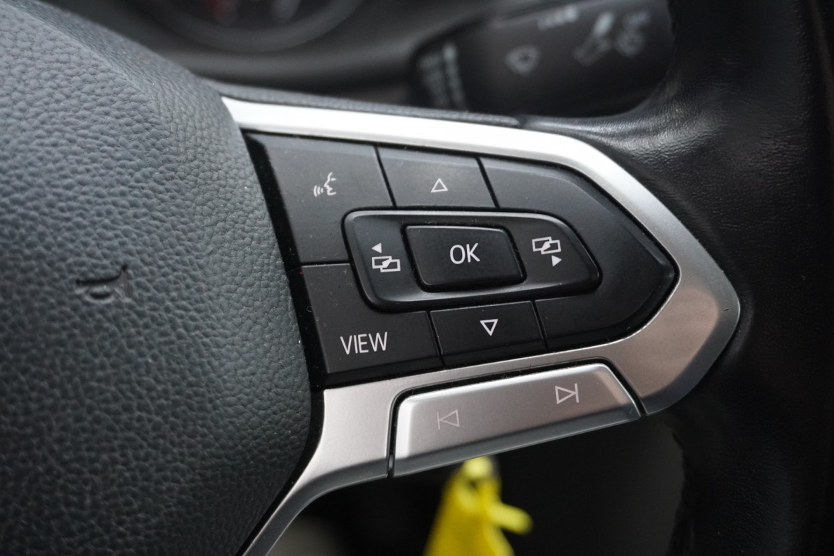 Volkswagen Transporter 2.0 TDI L2 EURO 6 - Airco - PDC - Cruise - €12.900,- Excl. Volkswagen Transporter 2.0 TDI L2 EURO 6 - Airco - PDC - Cruise - €12.900,- Excl.