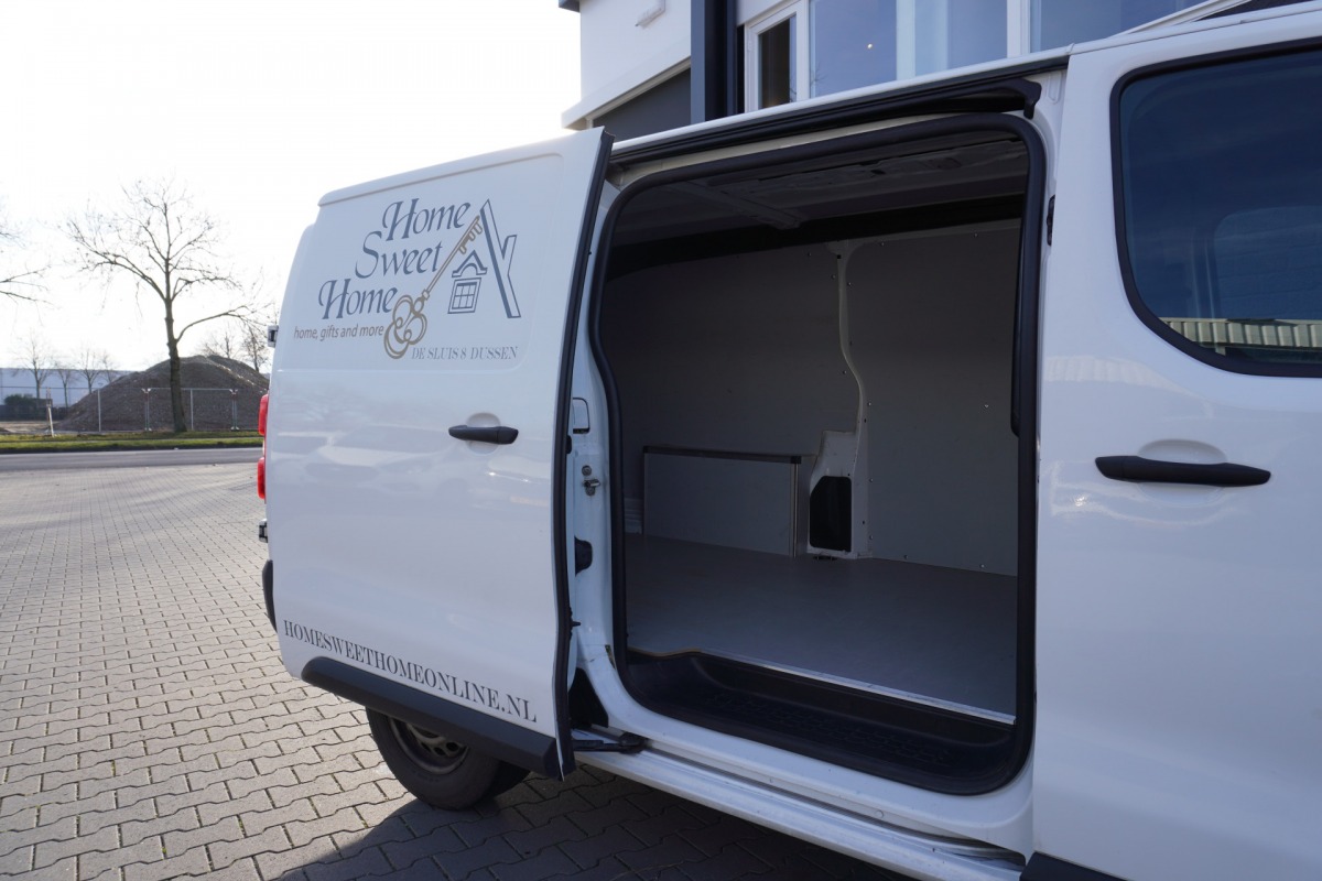 Opel Vivaro 2.0 CDTI 145PK L2 EURO 6 - Airco - Cruise - PDC - €14.900,- Excl. Opel Vivaro 2.0 CDTI 145PK L2 EURO 6 - Airco - Cruise - PDC - €14.900,- Excl.