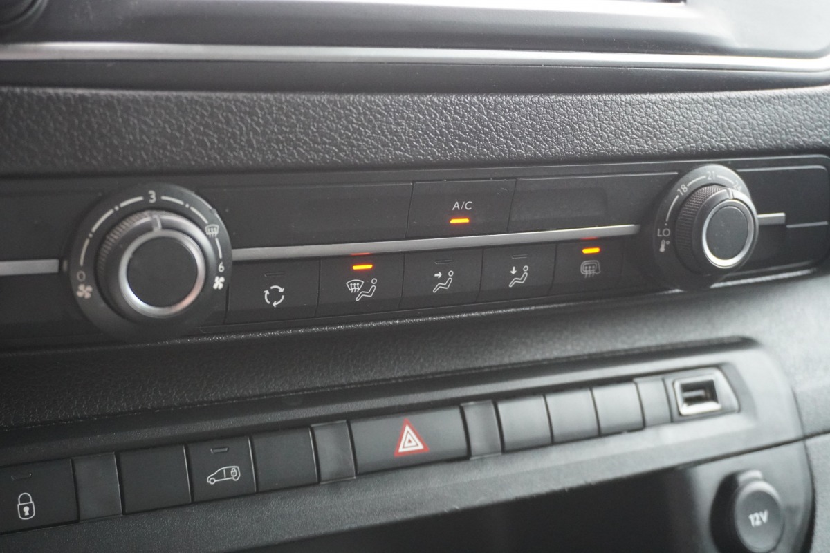 Opel Vivaro 2.0 BlueHDi 145PK L3 EURO 6 - Airco - Navi - Cruise - € 17.950,- Excl.