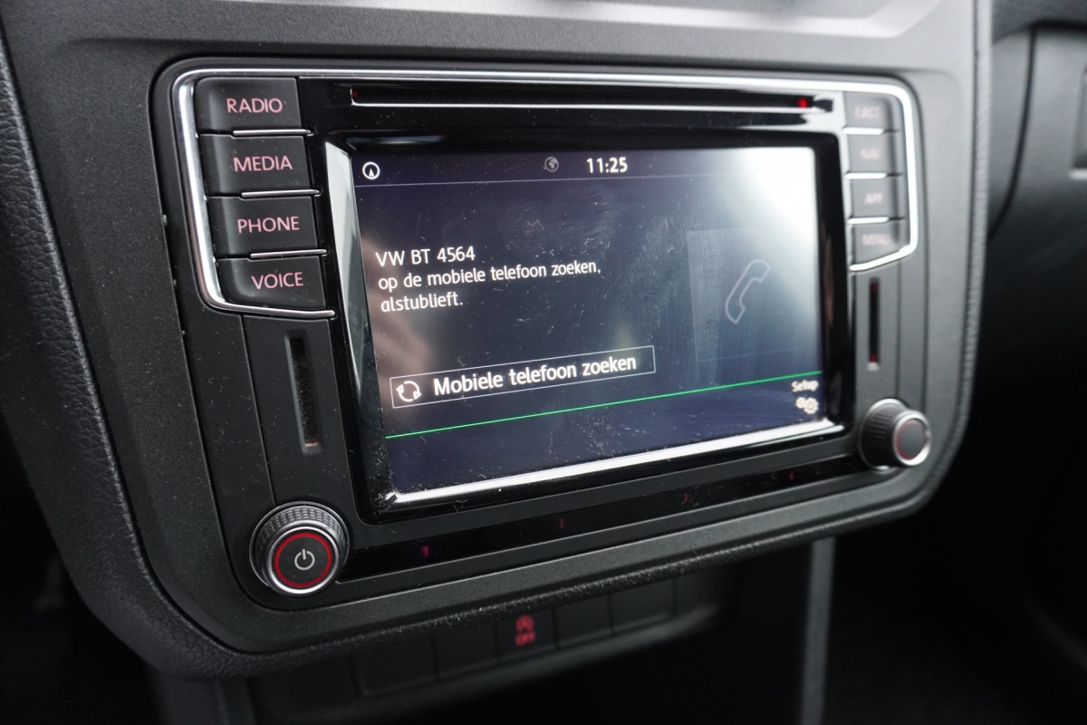 Volkswagen Caddy 2.0 TDI - Airco - Cruise - Trekhaak - € 10.950,- Excl. Volkswagen Caddy 2.0 TDI - Airco - Cruise - Trekhaak - € 10.950,- Excl.