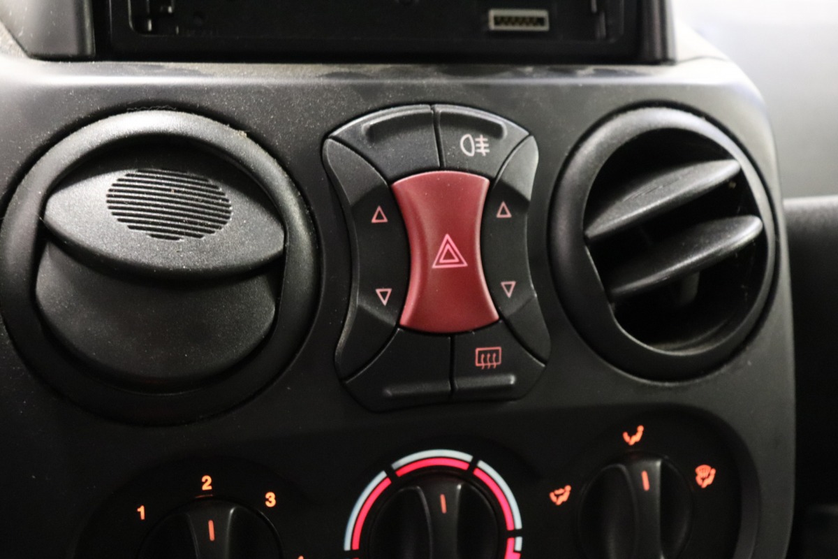 Fiat Doblò 1.9 MultiJet 105PK Basis Maxi - €1.650,- Ex. BTW Fiat Doblò 1.9 MultiJet 105PK Basis Maxi - €1.650,- Ex. BTW